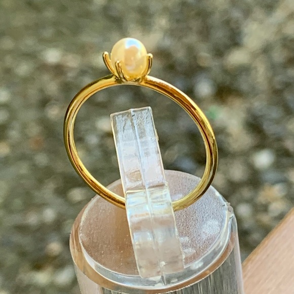 Gorgeous Ring For Women Delicate Mini Pearl - Picture 3 of 9